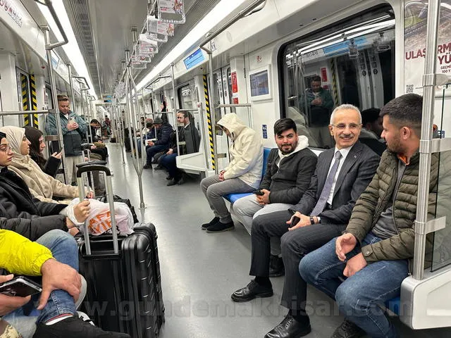TÜRKİYE’NİN EN HIZLI METROSU YOLCU REKORU KIRDI