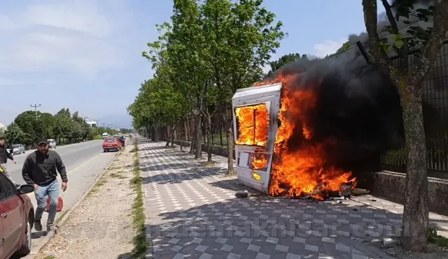 Kulübe Alev Aldı. Kısa Süreli Panik Yaşandı.