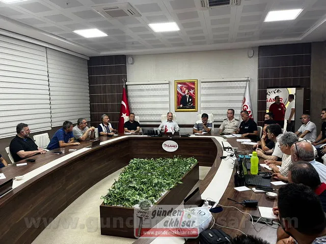 Vali Özkan, Valilik Kriz Merkezinde Çalışmaları Takip Etti
