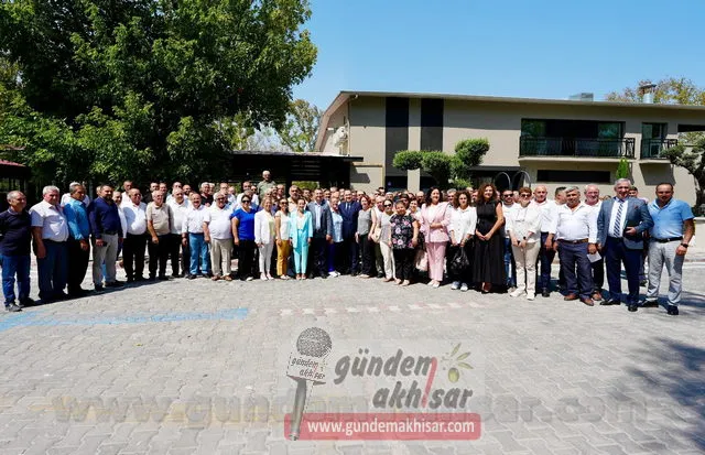 BÜYÜKŞEHİR BELEDİYE BAŞKANI DUTLULU AKHİSARA ELİ DOLU GELDİ… 
