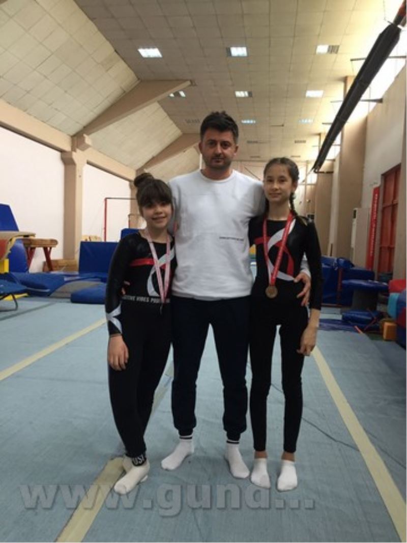 Artistik Cimnastik yarışlarından il birincisi Akhisar’dan .