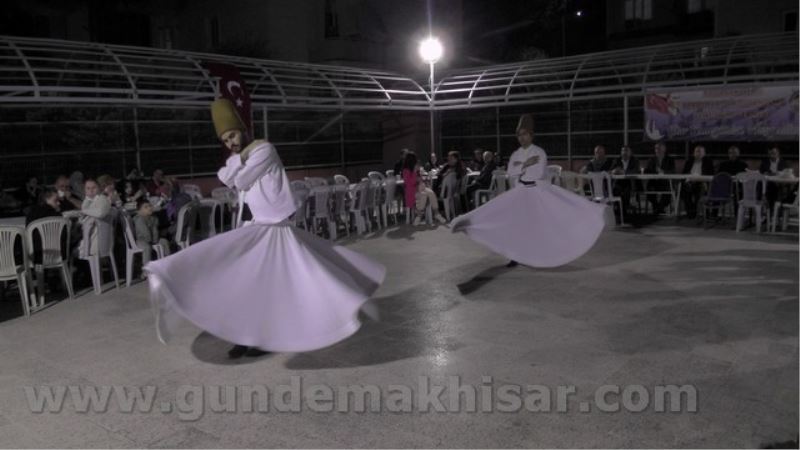 Manisa Ardahanlılar Yardımlaşma Dayanışma ve Kültür Derneği iftar yemeği düzenledi.